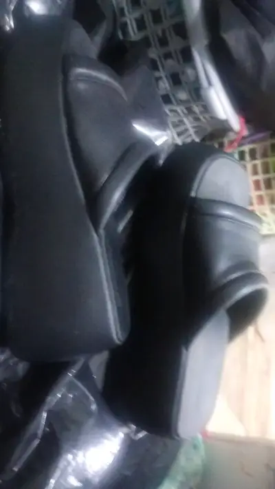 Sandalias negras de plataforma para mujer - miniatura 1