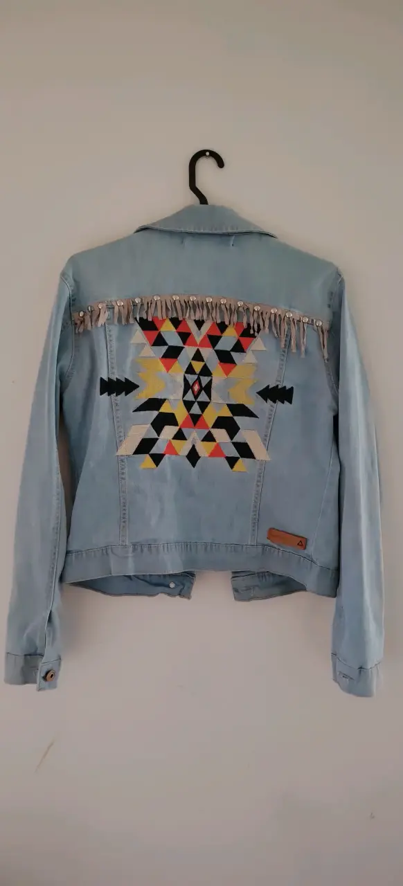Chaqueta de mezclilla con bordado tribal mujer - 2