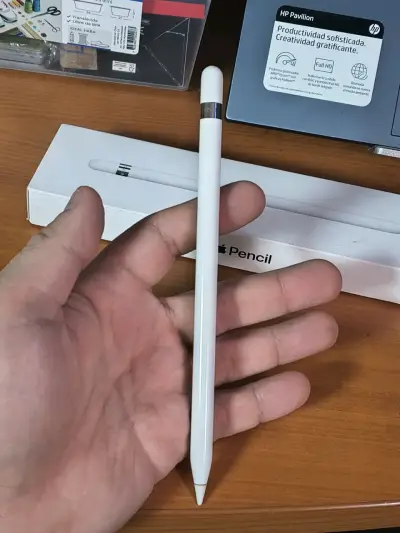 Apple Pencil de primera generación en buen estado - miniatura 1