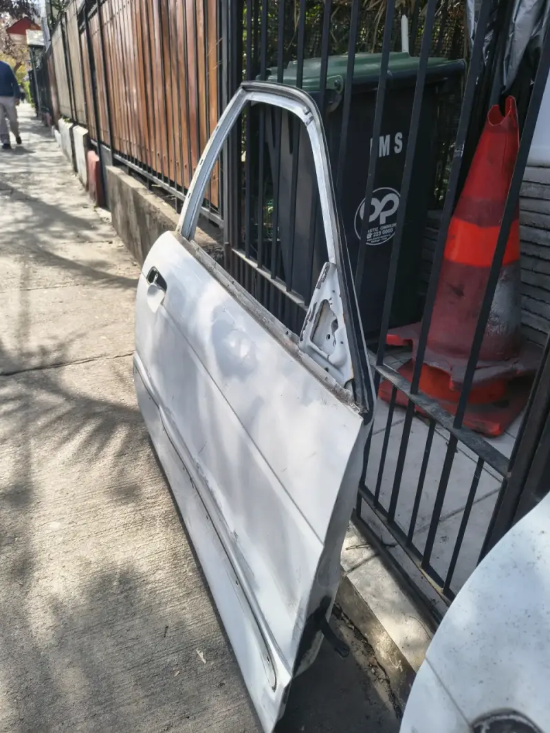 puertas Suzuki baleno 99 ambas en 30.000 - 2