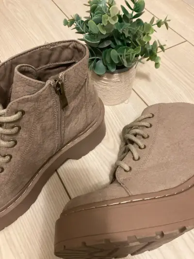 Botines de gamuza beige con plataforma - miniatura 3