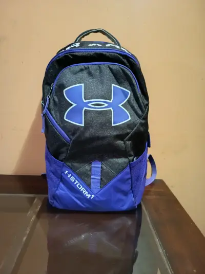 Mochila Under Armour Storm1 negra y azul - miniatura 1