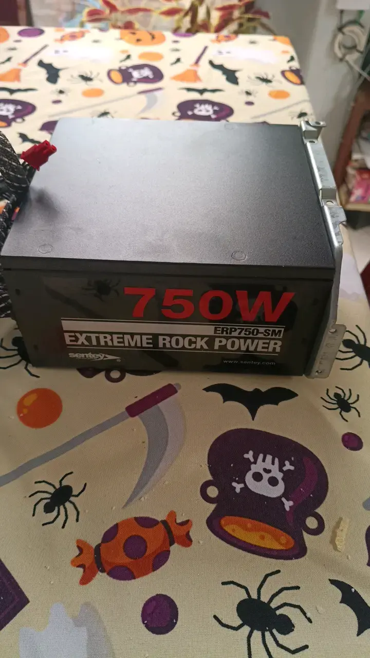 Fuente de Poder Sentey 750W Extreme Rock Power - 1
