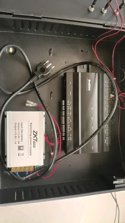 Control de Acceso Avanzado ZKTeco - miniatura 3