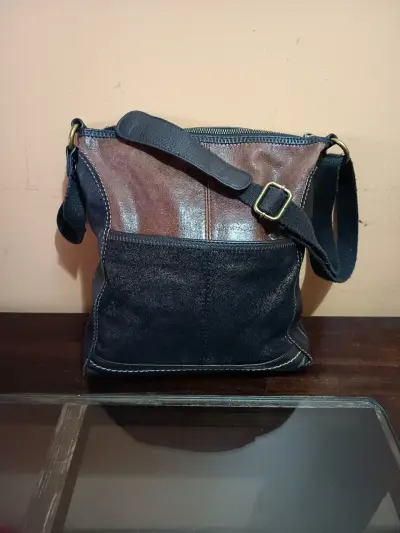 Bolso de cuero The Sak con correa ajustable - miniatura 3