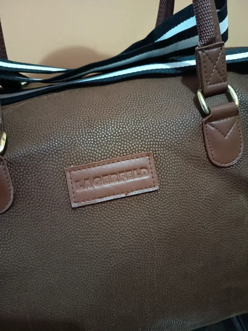 Bolso de mano marrón Lagerfeld con correa ajustabl - 2