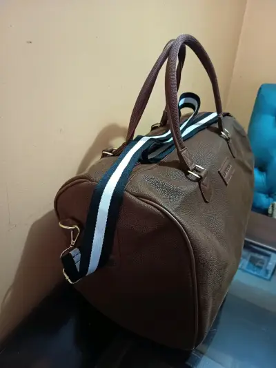 Bolso de mano marrón Lagerfeld con correa ajustabl - miniatura 3