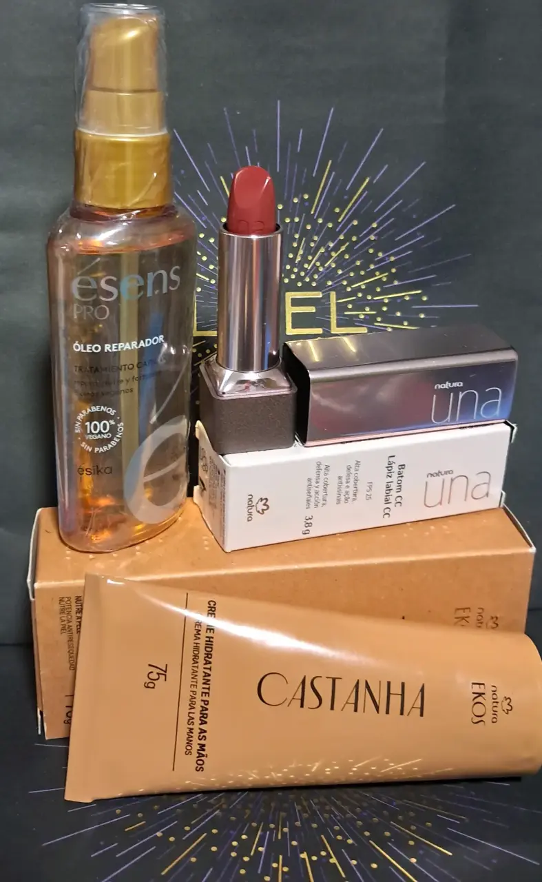 Set de belleza Natura y Esika con labial, crema y óleo
