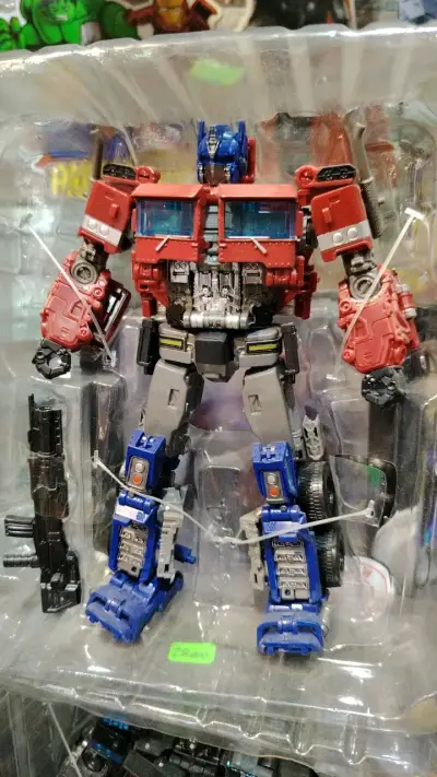 Figura de acción Optimus Prime transformable - miniatura 3