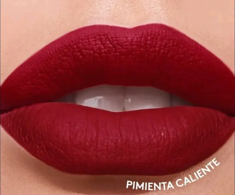 Labial Líquido Mate Rojo Pimiento Caliente Esika