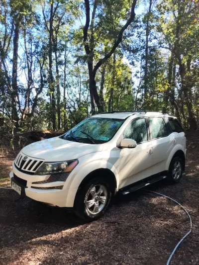 Mahindra XUV500 Full Equipo 2015 - miniatura 1