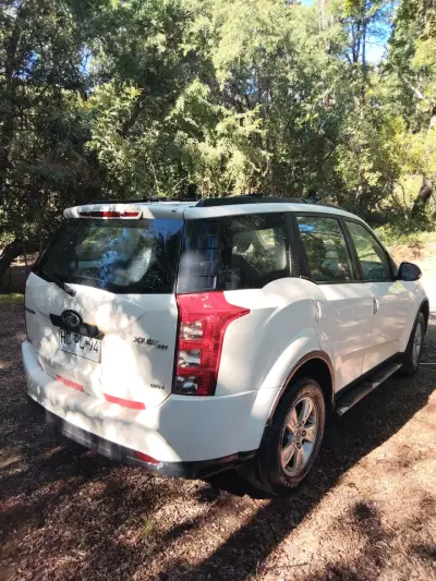 Mahindra XUV500 Full Equipo 2015 - miniatura 3