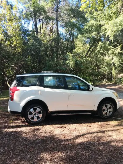 Mahindra XUV500 Full Equipo 2015 - miniatura 4