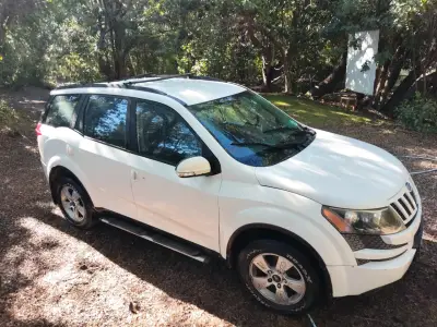 Mahindra XUV500 Full Equipo 2015 - miniatura 5