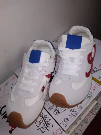 Zapatillas infantiles blancas con diseño colorido - miniatura 6
