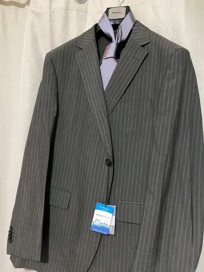 Traje de rayas gris con corbata y camisa - miniatura 4