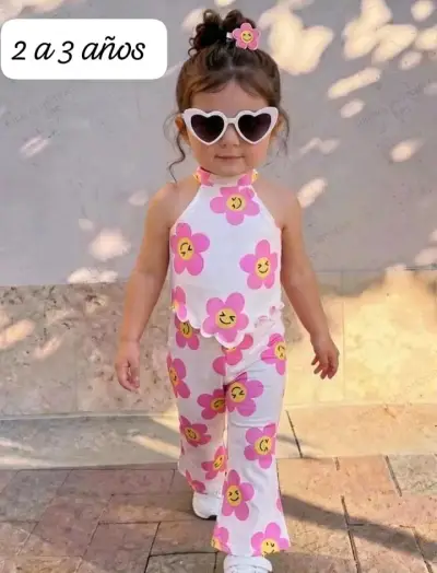 Conjunto de ropa infantil con diseño floral y rayas - miniatura 1