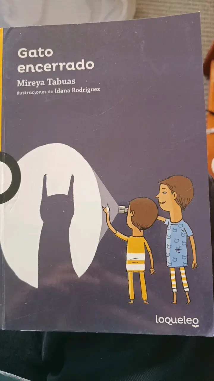 Libro 'Gato Encerrado' de Mireya Tabuas - 1