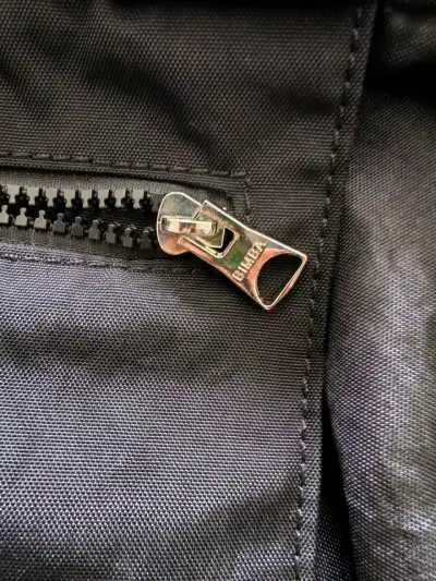 Bolso negro Bimba y Lola con diseño moderno - miniatura 3