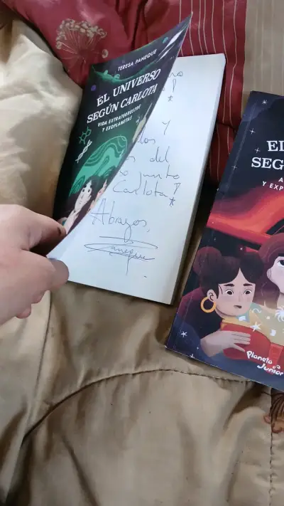 Colección de libros 'El Universo Según Carlota' de Teresa Paneque - miniatura 5