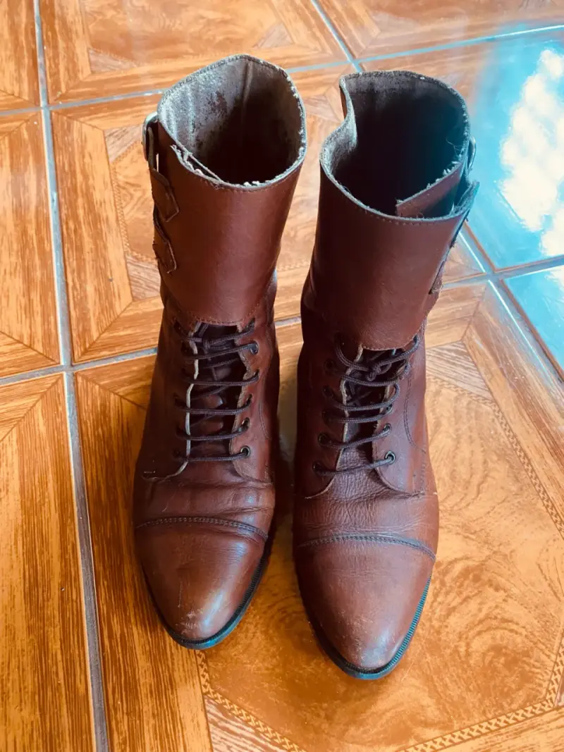 Botas de cuero marrón con hebillas - 3