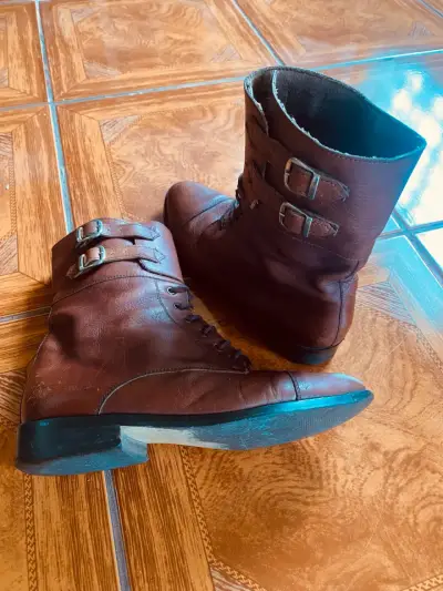 Botas de cuero marrón con hebillas - miniatura 4