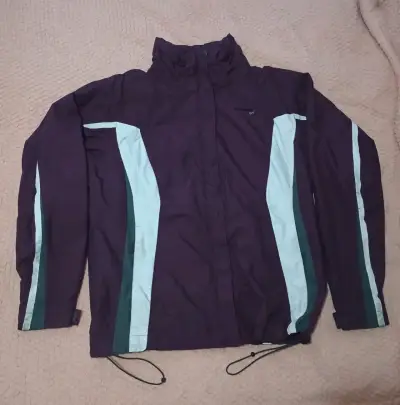 Chaqueta deportiva morada con detalles blancos - miniatura 1