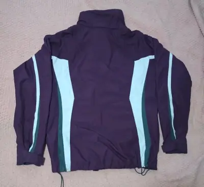 Chaqueta deportiva morada con detalles blancos - miniatura 2