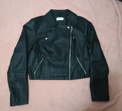 Chaqueta de cuero sintético negra para mujer - miniatura 1