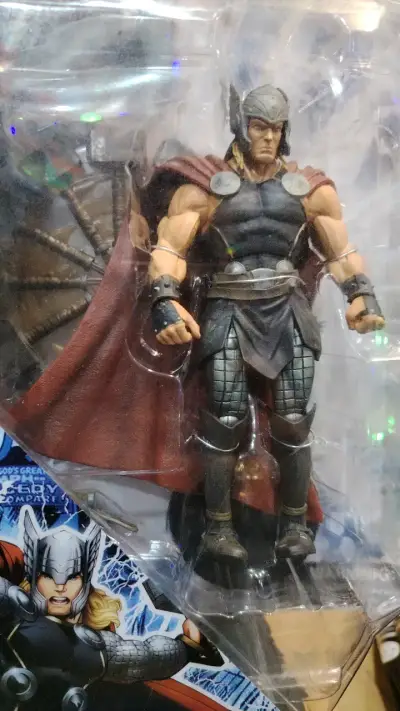 Figura de acción The Mighty Thor Marvel Select - miniatura 5