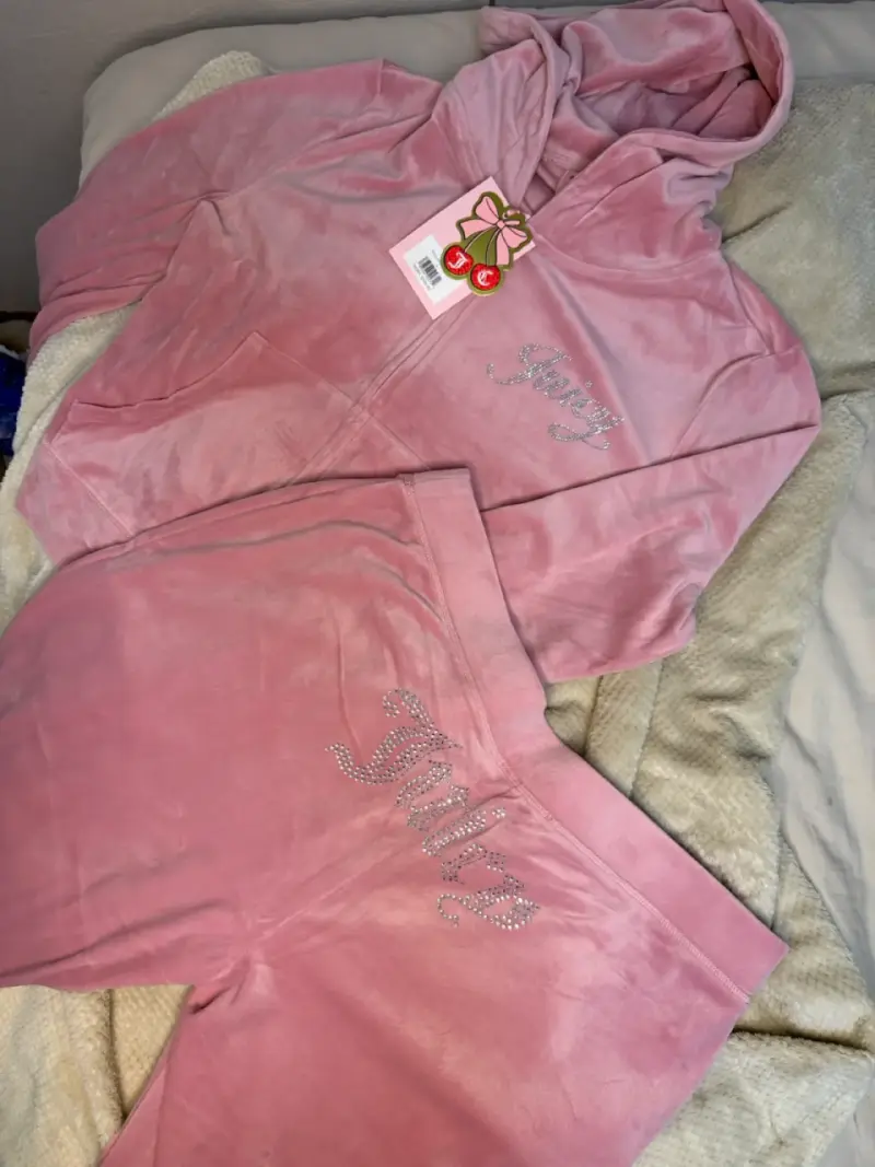 Conjunto de terciopelo rosa Juicy Couture - 1