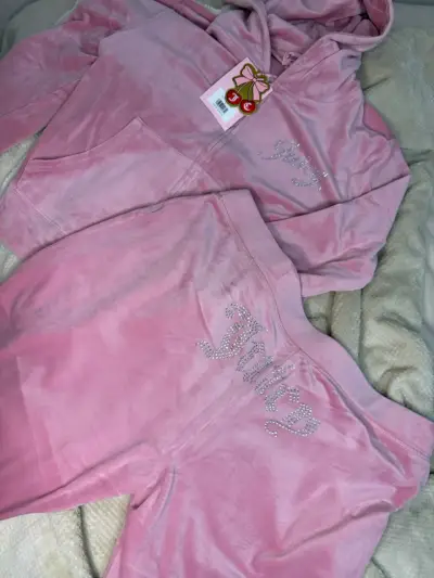 Conjunto de terciopelo rosa Juicy Couture - miniatura 2