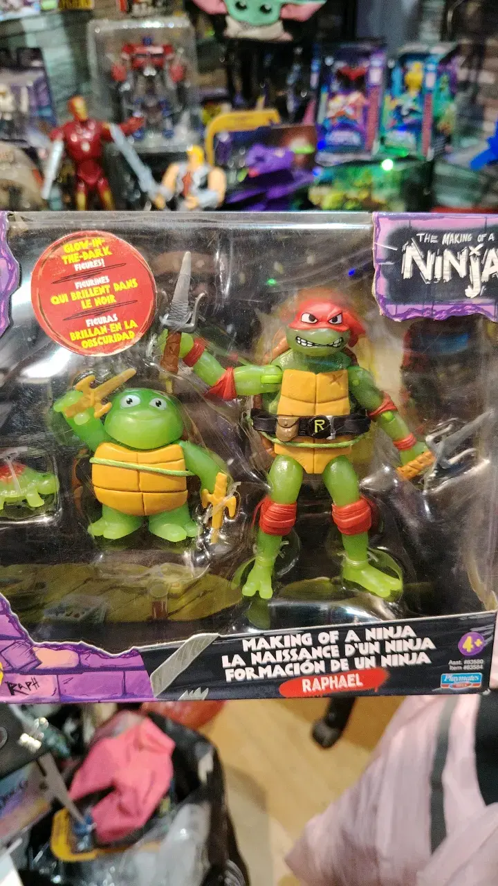 Figura de acción Raphael Tortugas Ninja con brillo - 1