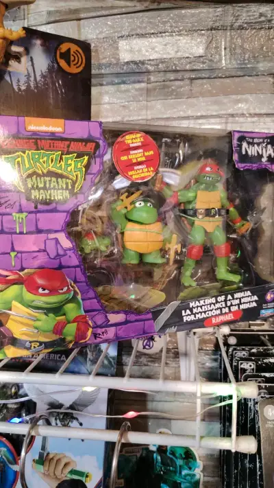 Figura de acción Raphael Tortugas Ninja con brillo - miniatura 5
