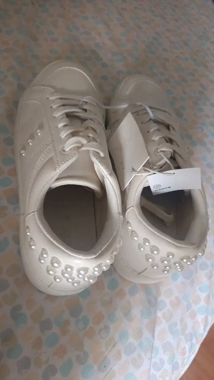 Zapatillas blancas con perlas para mujer - 2