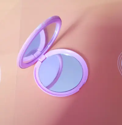 Espejo compacto de bolsillo rosa con diseño floral - miniatura 1
