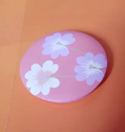 Espejo compacto de bolsillo rosa con diseño floral - miniatura 2