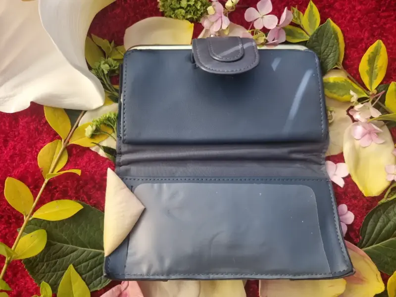 Elegante billetera de cuero. - 2