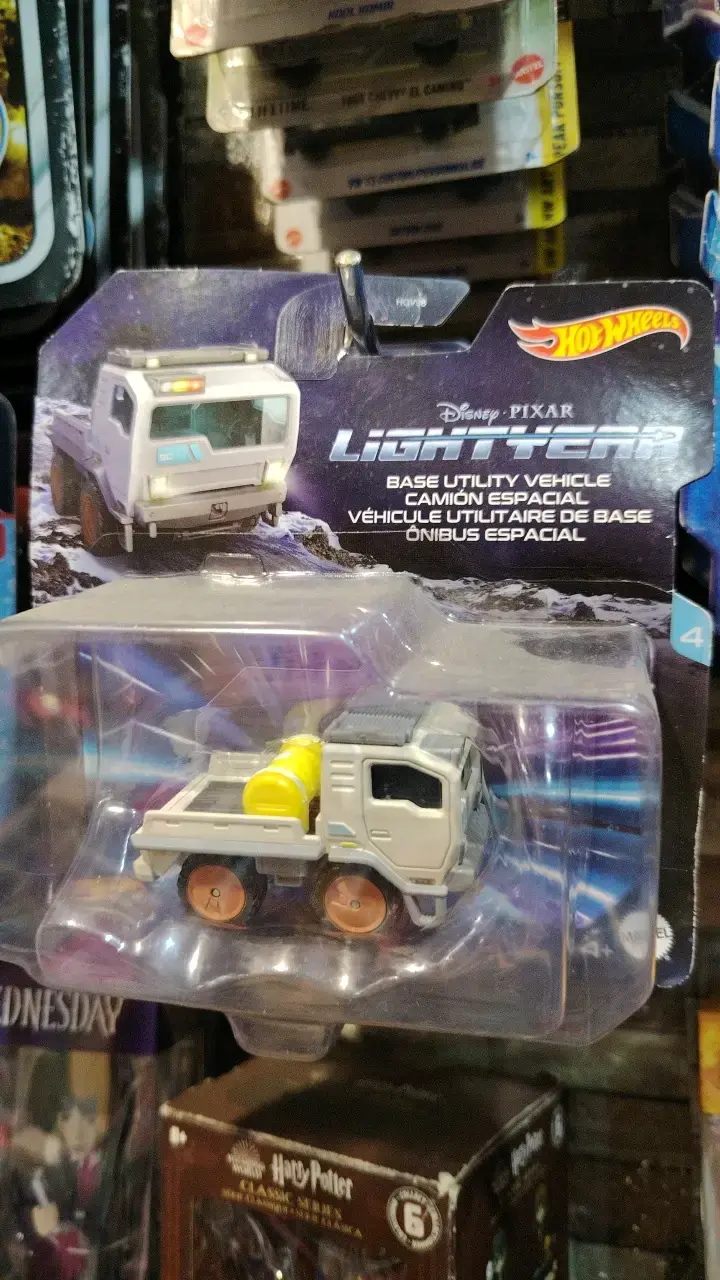 vehículos Hot Wheels LIGHTYEAR 4500 c/u - 1