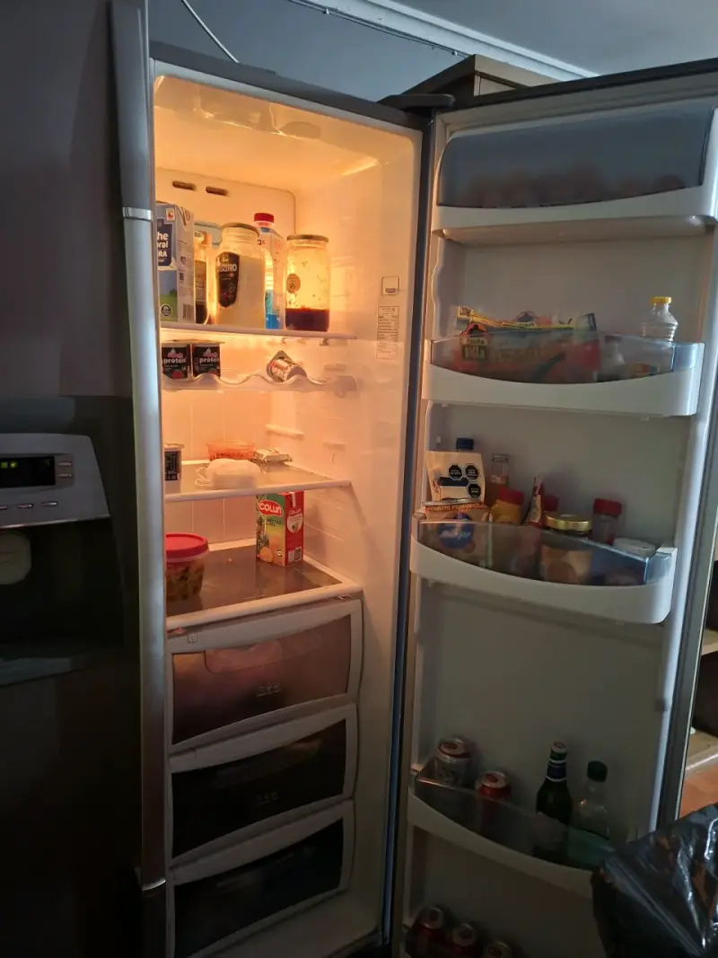 Refrigerador LG Side by Side con dispensador de agua - 2