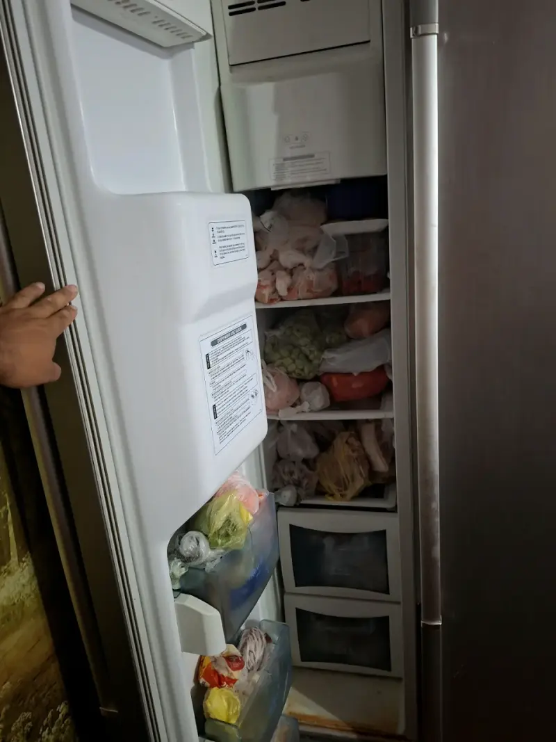 Refrigerador LG Side by Side con dispensador de agua - 3