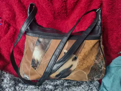 Bolso-bandolera animal print. - miniatura 2