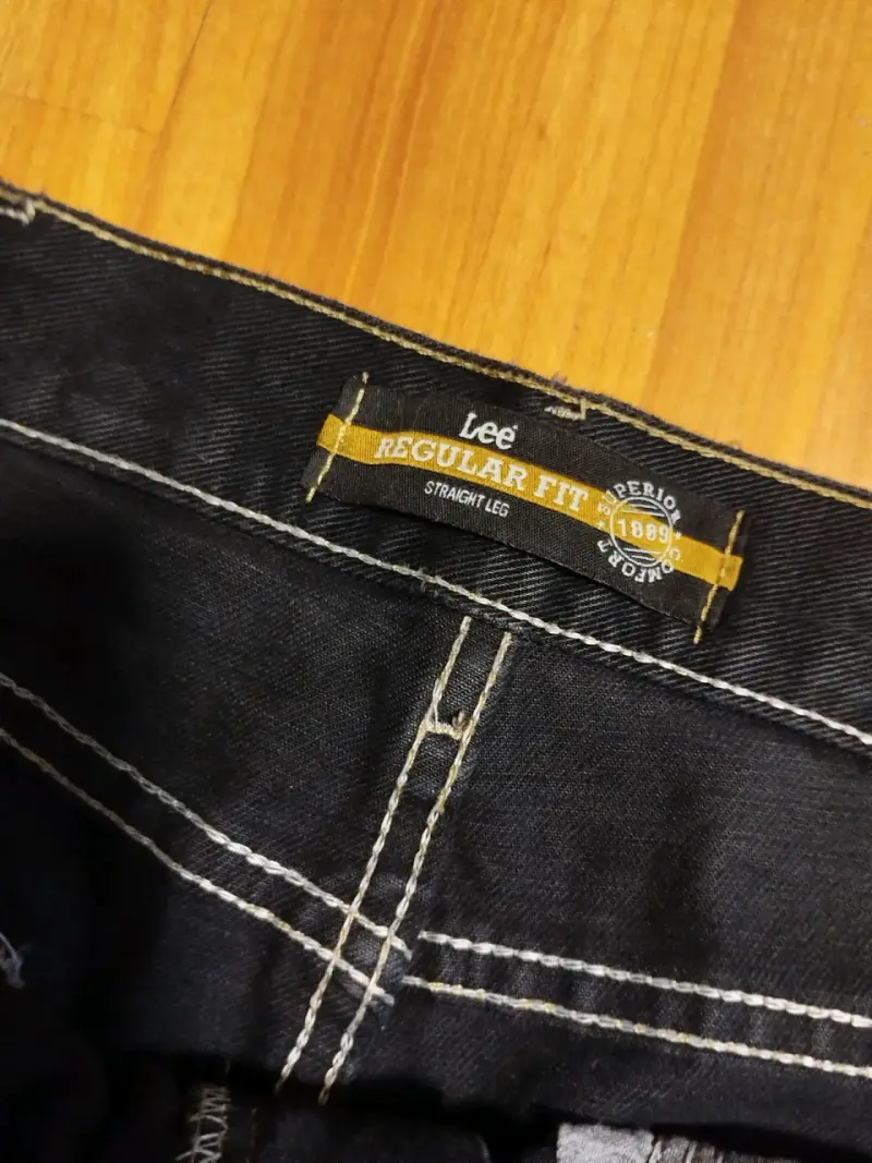 Jeans Lee Regular Fit con diseño rasgado - 3