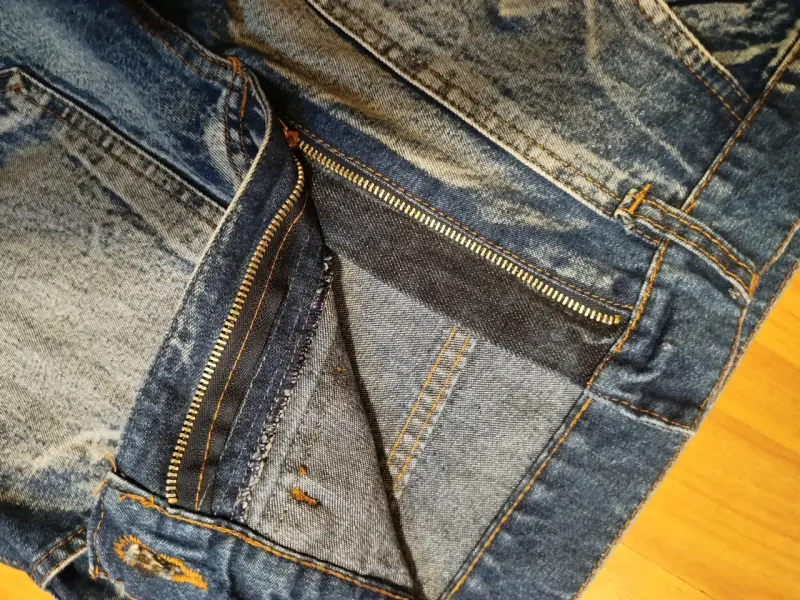 Jeans de mezclilla azul desgastados para hombre - 2