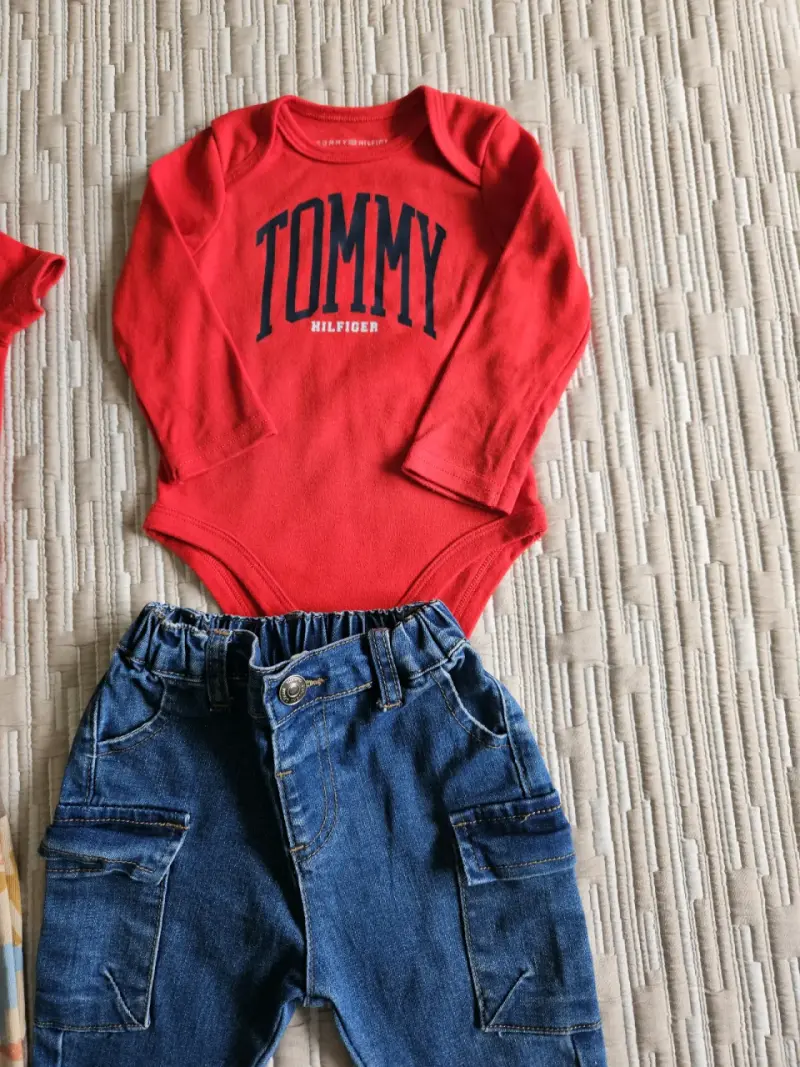 Ropa de bebé Tommy Hilfiger y Colloky - 3