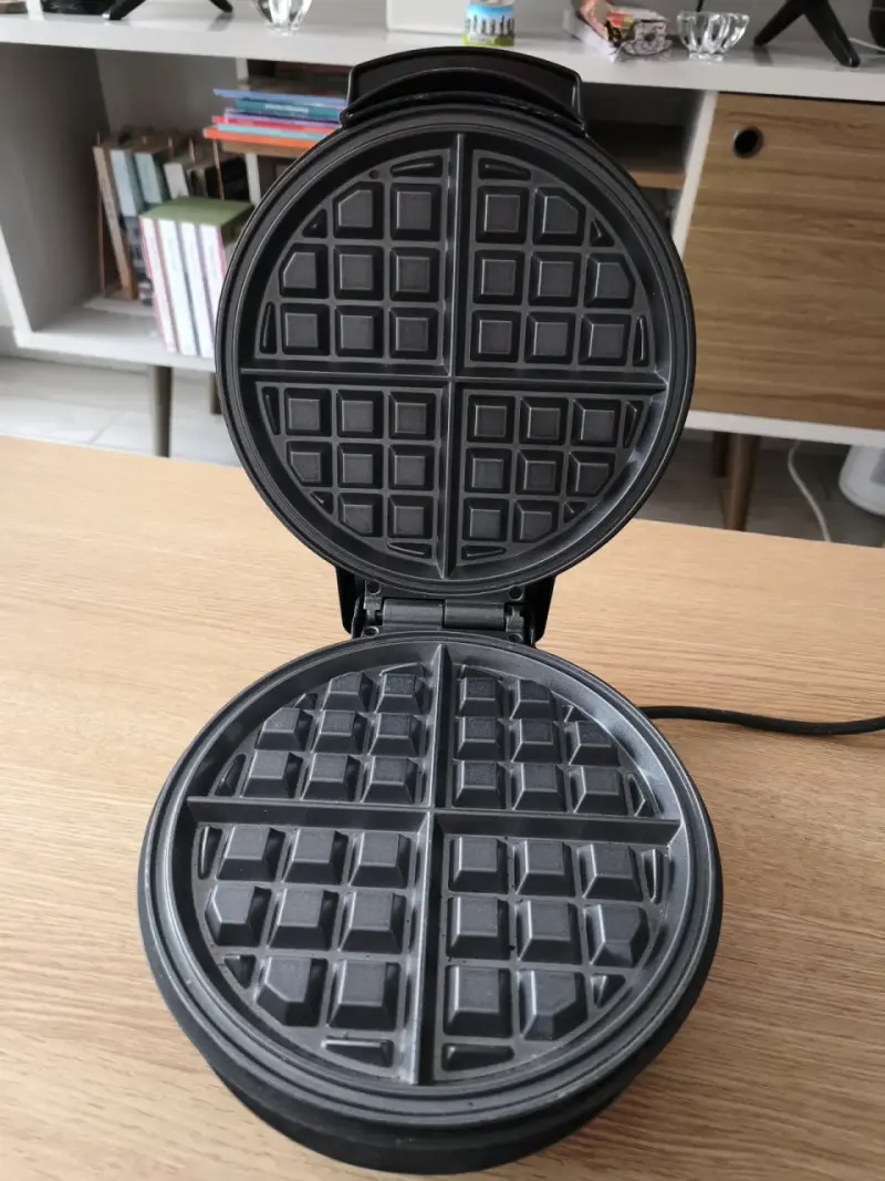 Wafflera eléctrica Sonifer con control de temperatura - 1