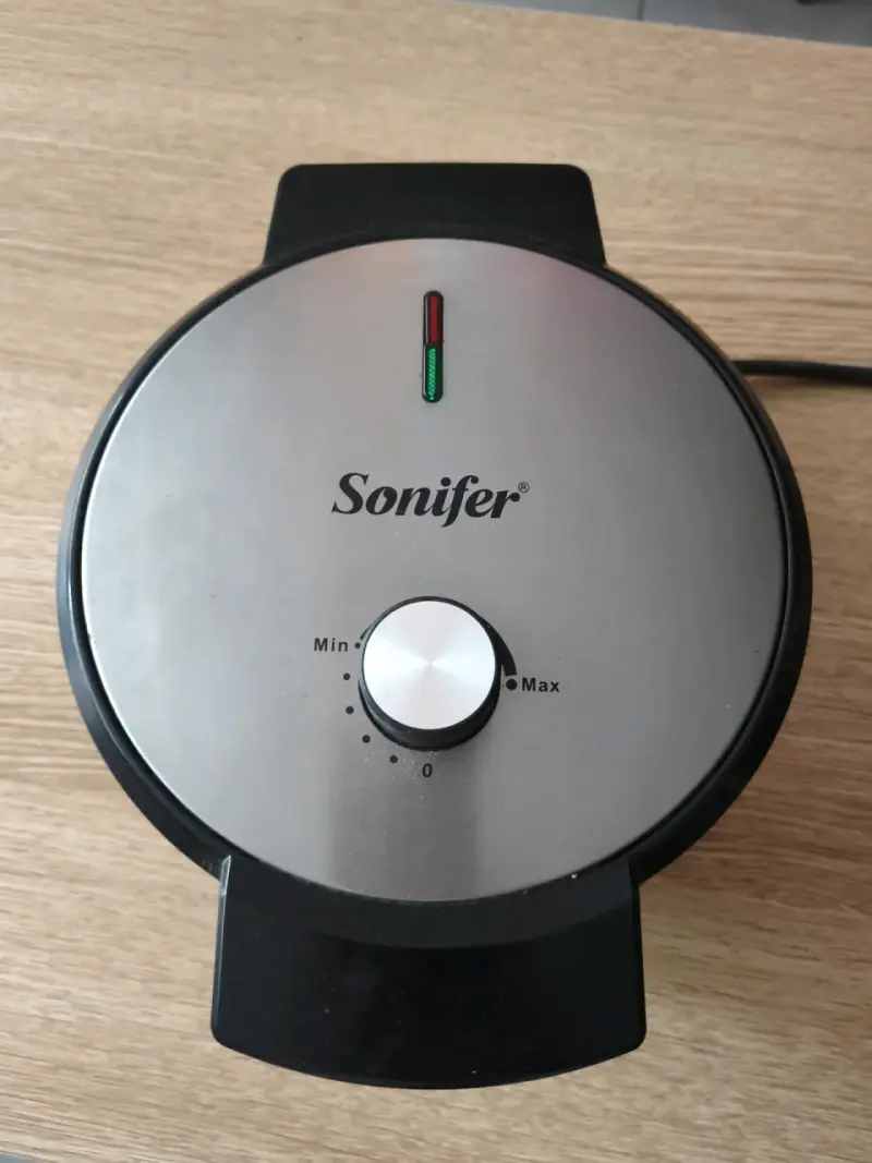 Wafflera eléctrica Sonifer con control de temperatura - 2
