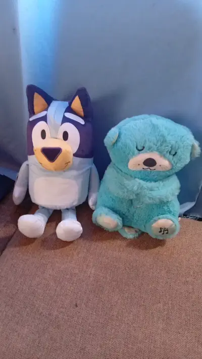 Peluches de personajes animados en buen estado - miniatura 1