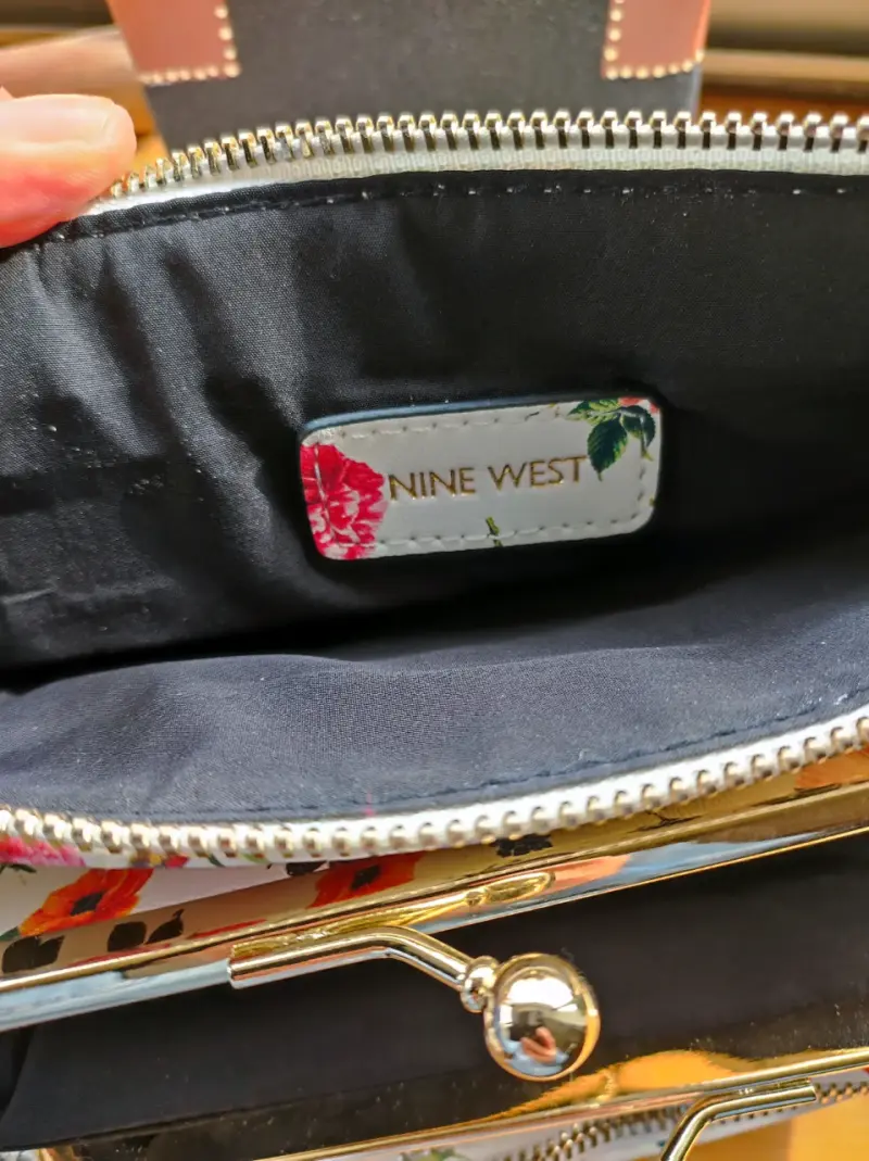 Cartera Nine West con estampado floral - 2