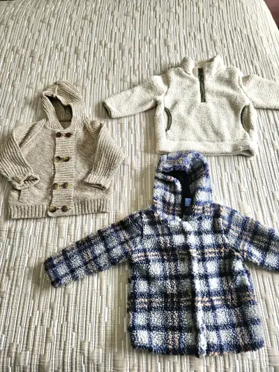 Conjunto de 3 abrigos para niño - miniatura 1